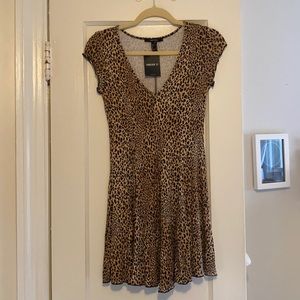 NWT Forever 21 dress sz medium leopard animal print lettuce hem